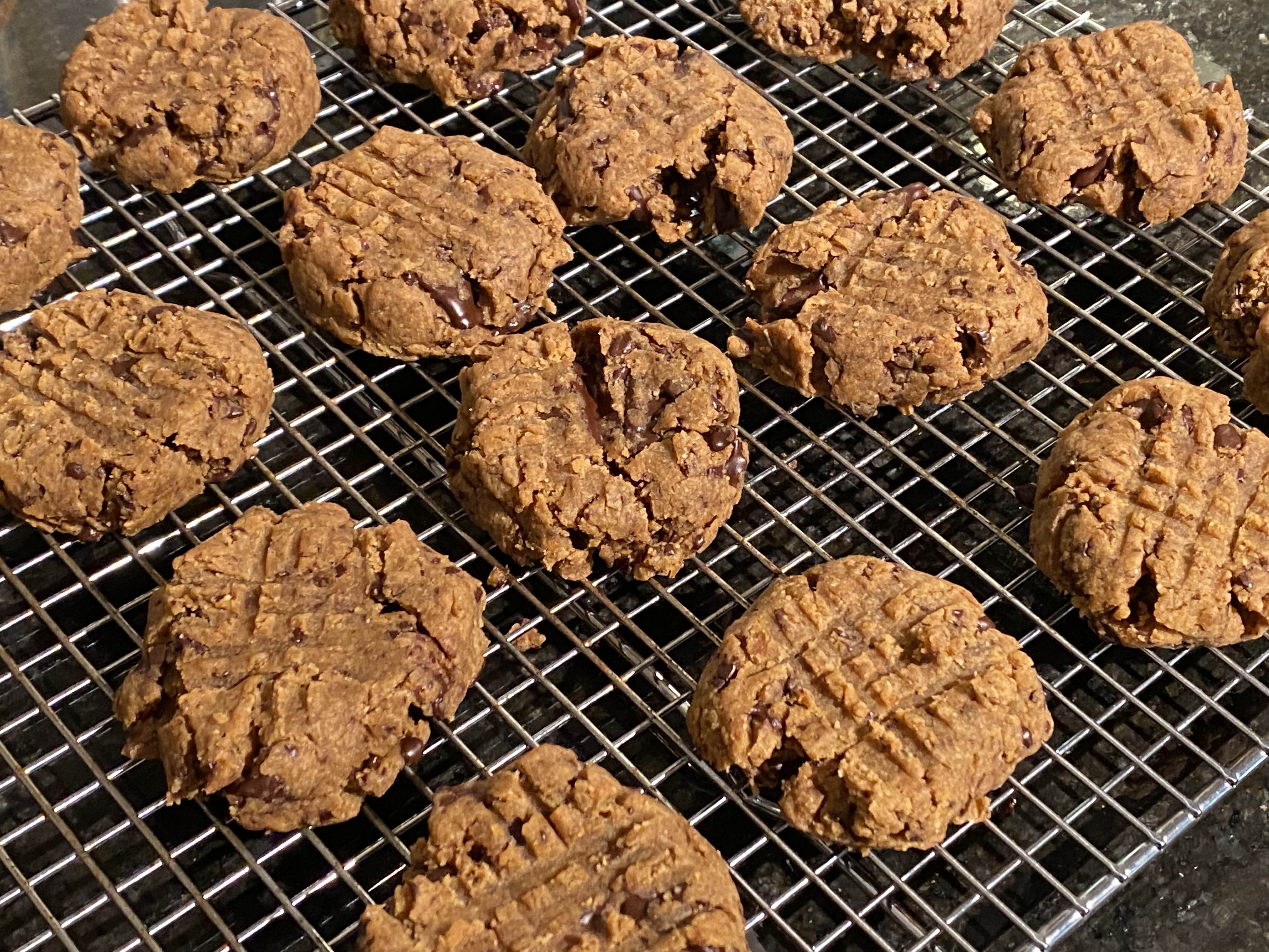 Vegan Peanut Butter Chocolate Chunk Cookies