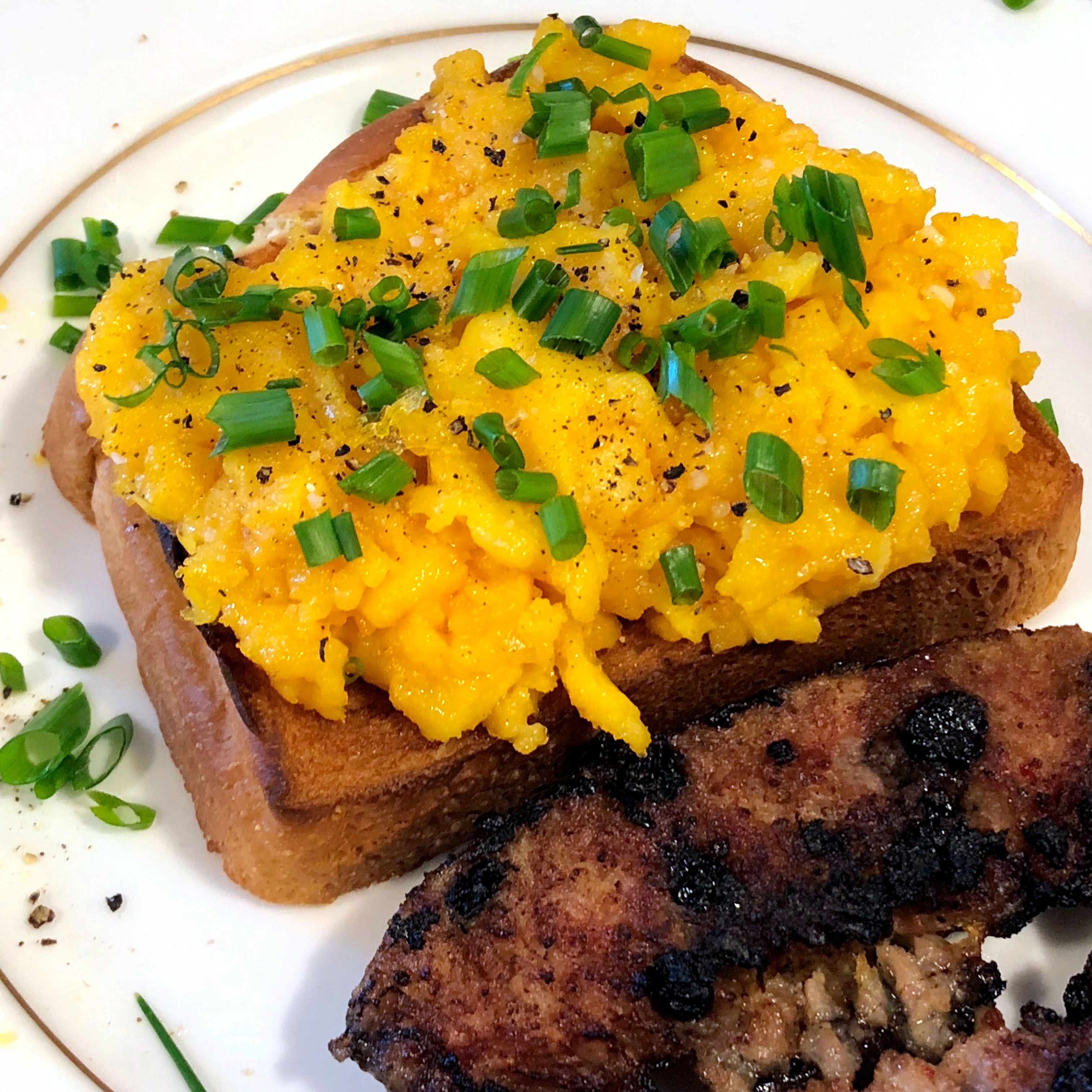 Slow Scrambled Egg Toast